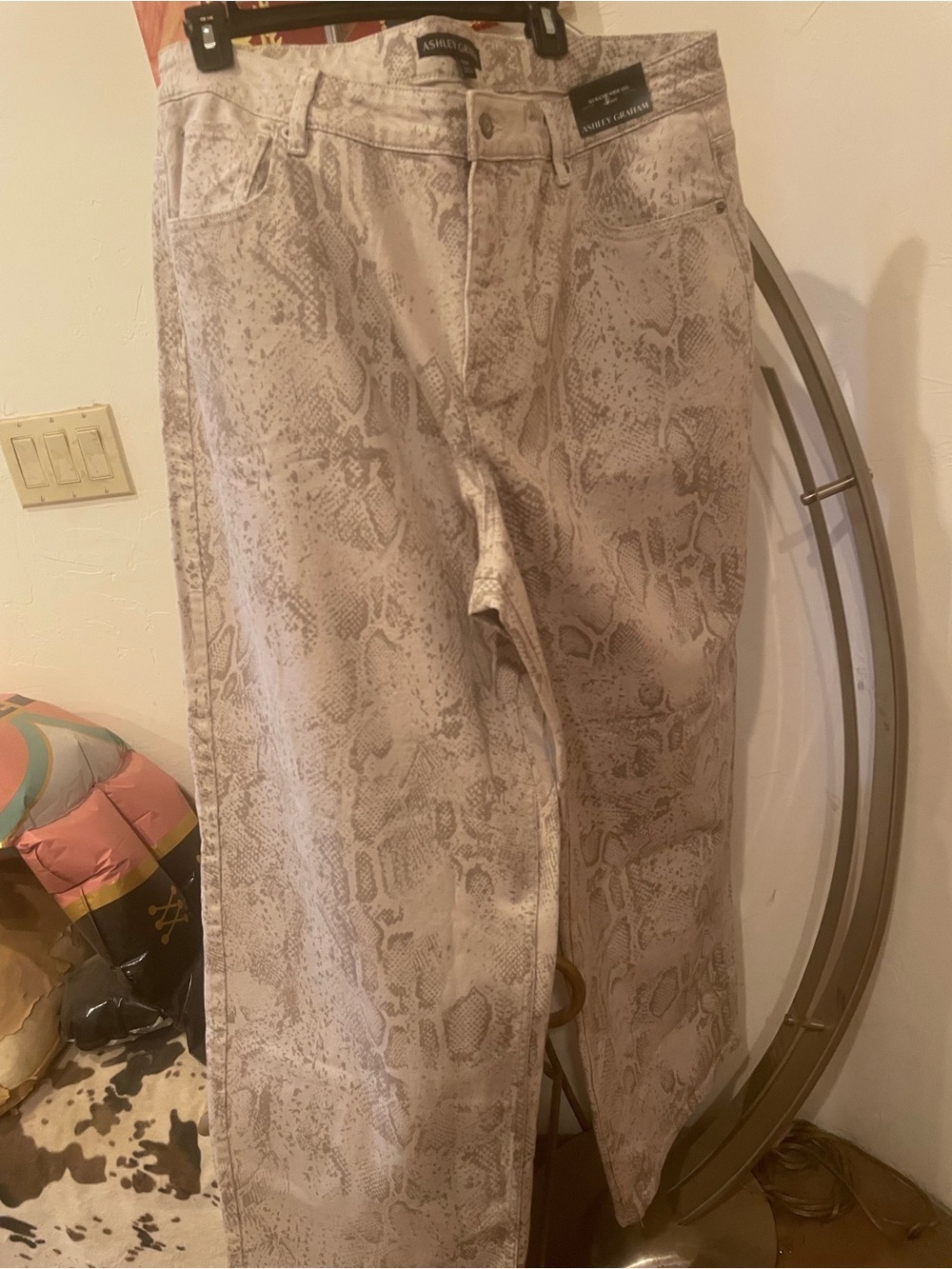 NWT Ashley Graham Beige “Sara Snake” Snake-Print Chinos